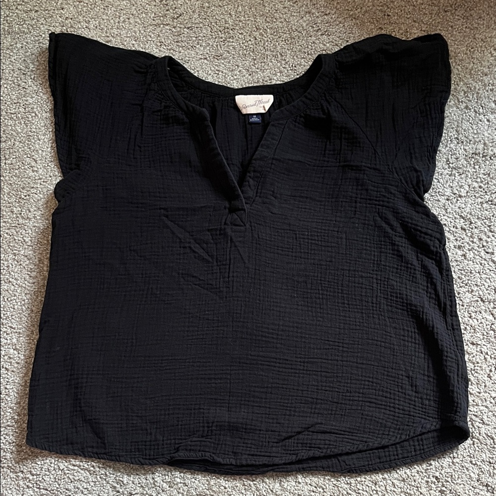 🌸🎉 5 for $20!! 🎉🌸 Universal Thread Black Textured Blouse
